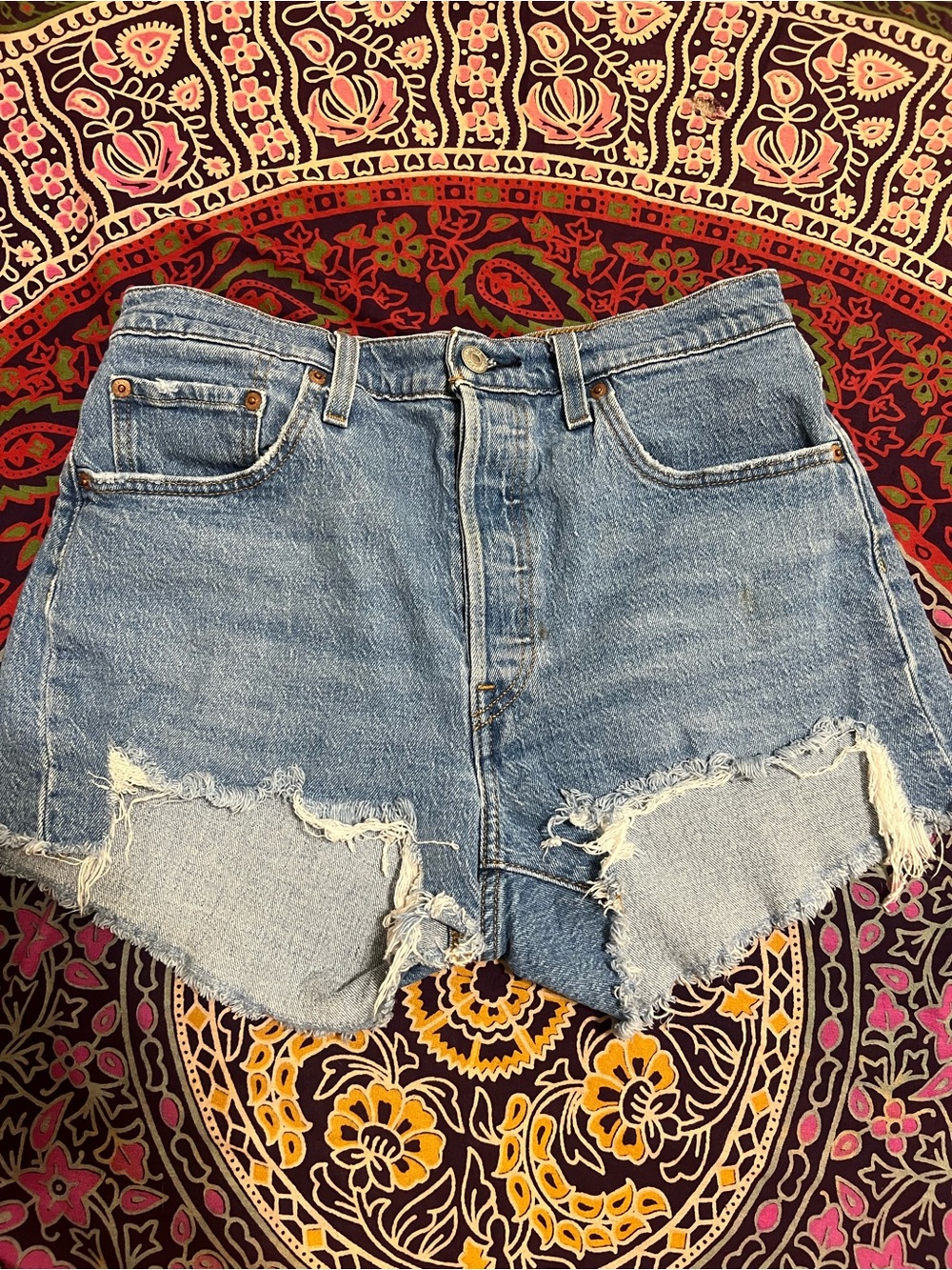 Levi’s 501 High-Waisted Blue Distressed Denim Shorts size 29